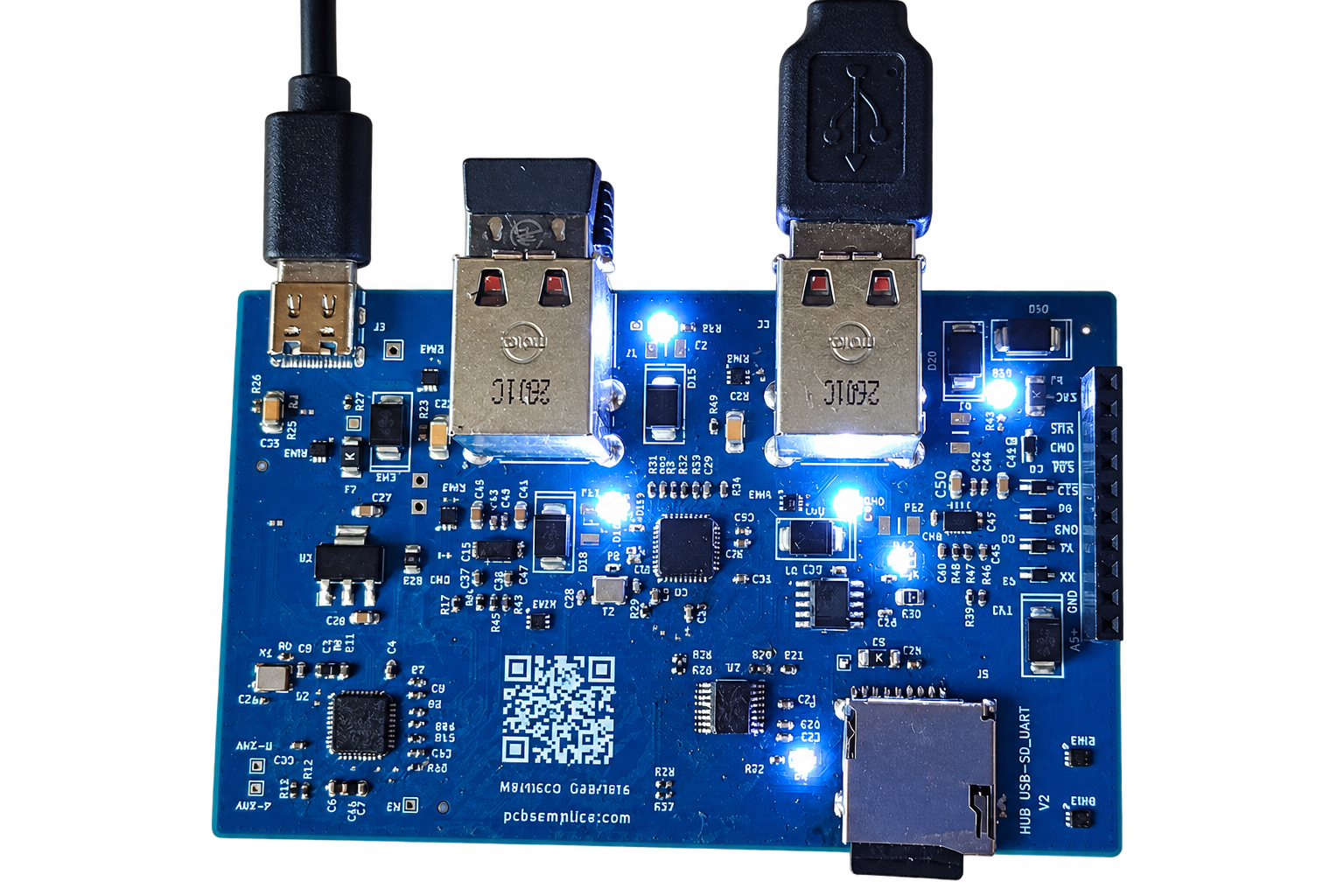 Scheda HUB USB-SD-UART progettata da Gabriele Marocco